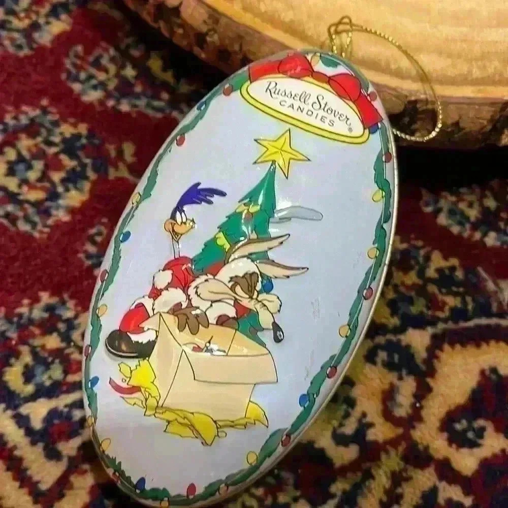 1997 vintage Looney Tunes Russell Stover candy holder. Christmas ornament.